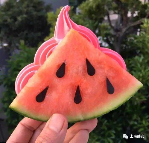 网红打卡吃瓜,揭秘美食背后的故事 第3张 网红打卡吃瓜,揭秘美食背后的故事 第3张