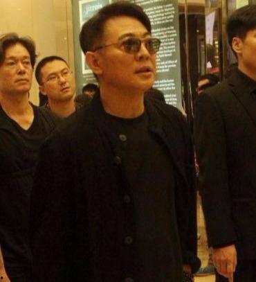李连杰爆料明星视频,明星幕后视频背后的惊人真相  第2张