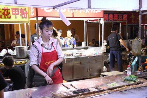 中江最新爆料夜市,美食狂欢夜，探秘街头风味盛宴