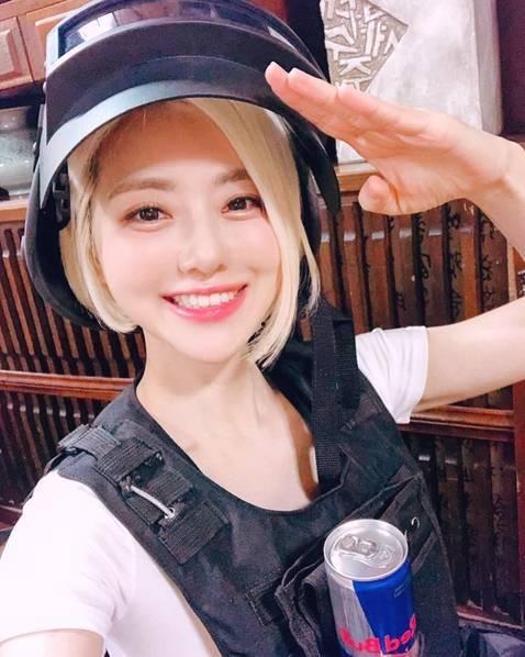 网红吃瓜cos,趣味横生演绎娱乐圈风云  第2张