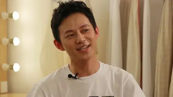 何炅爆料娱乐公司,揭秘娱乐公司背后的惊人内幕  第2张